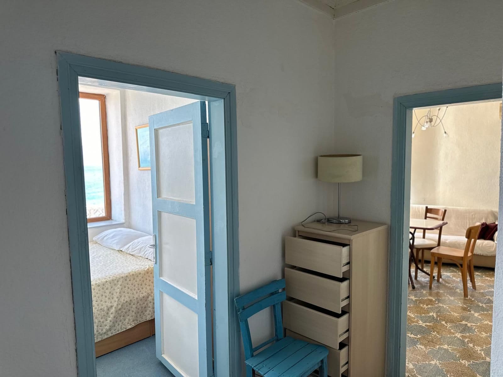 Hancı Konağı restore edilmiş taş bina ve deniz